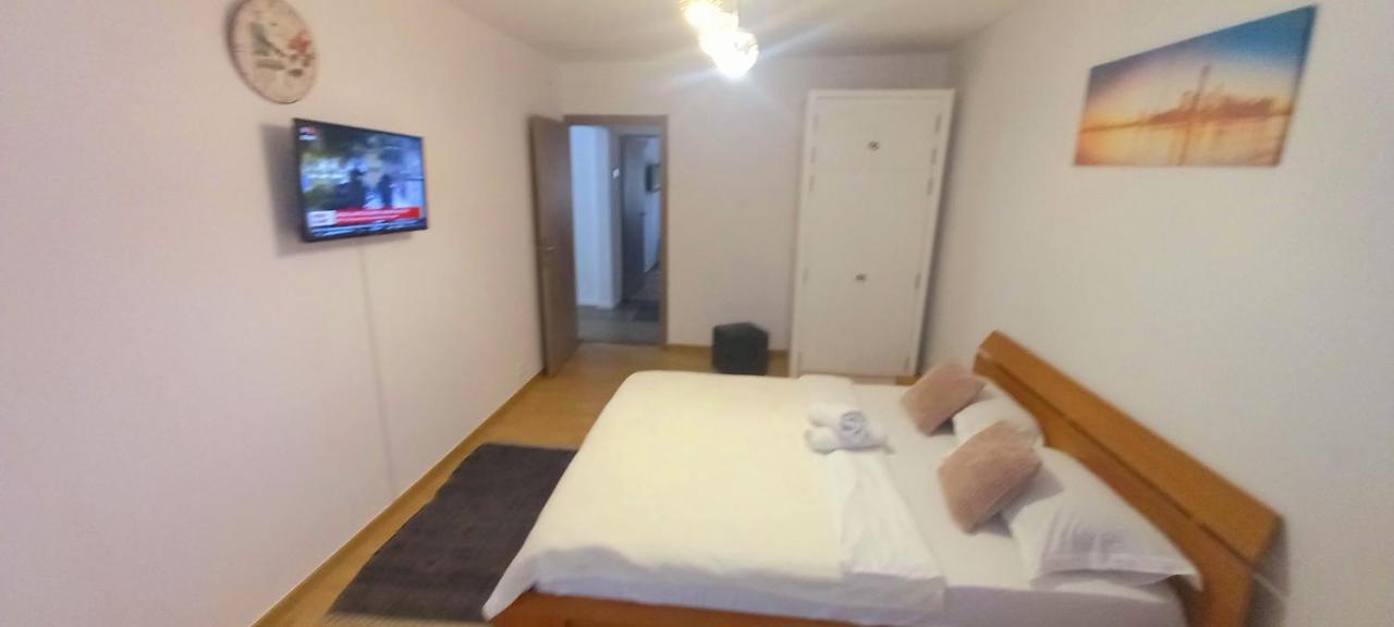 33 Coquette Apartment Baia Mare Exteriör bild