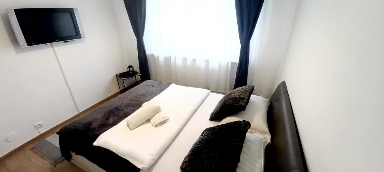 33 Coquette Apartment Baia Mare Exteriör bild